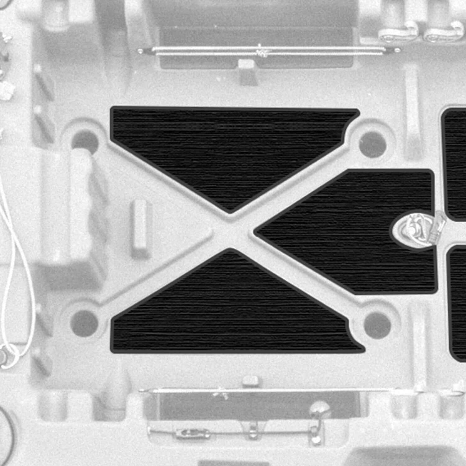 Makana 100 Black deck padding detail 2