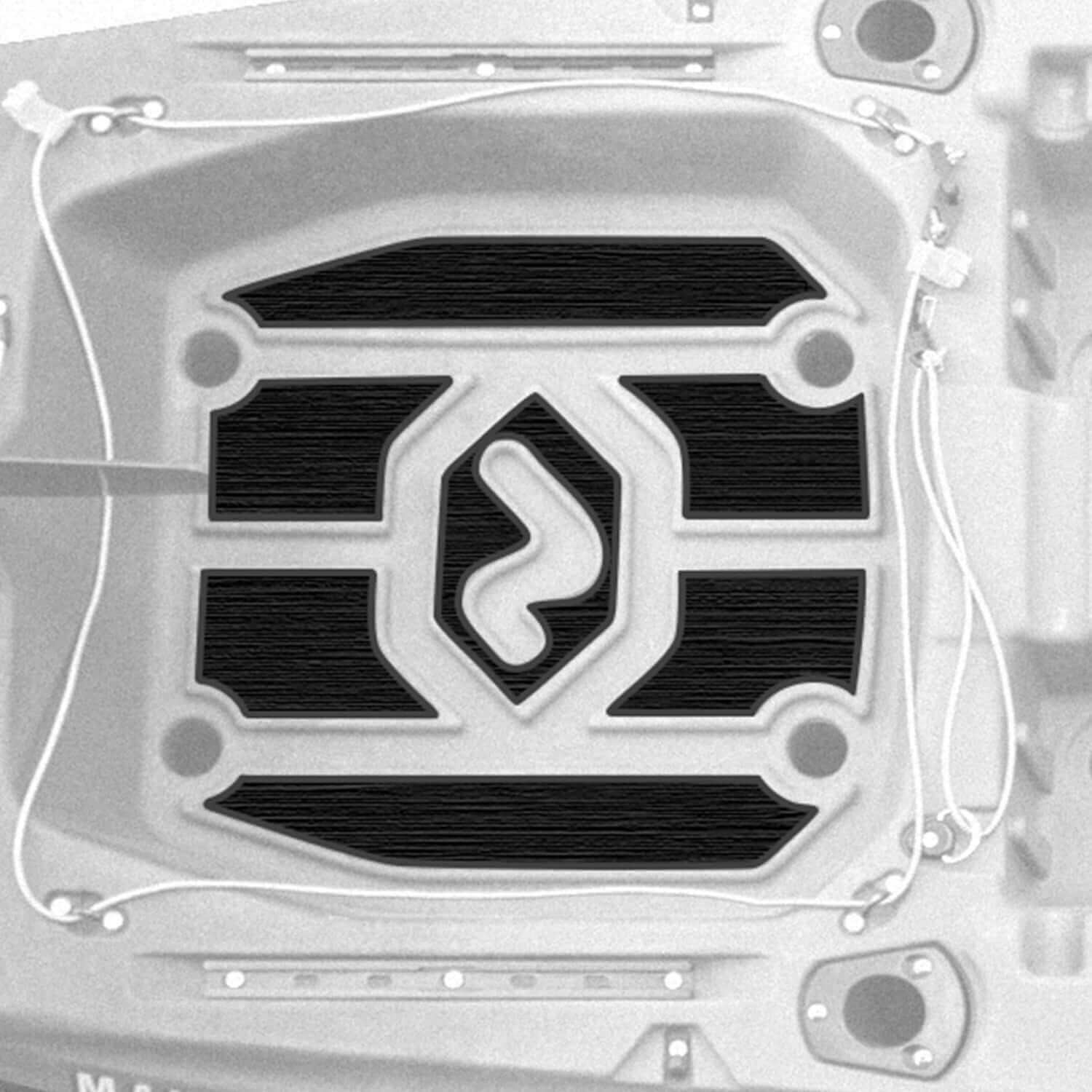 Makana 100 Black deck padding detail 4